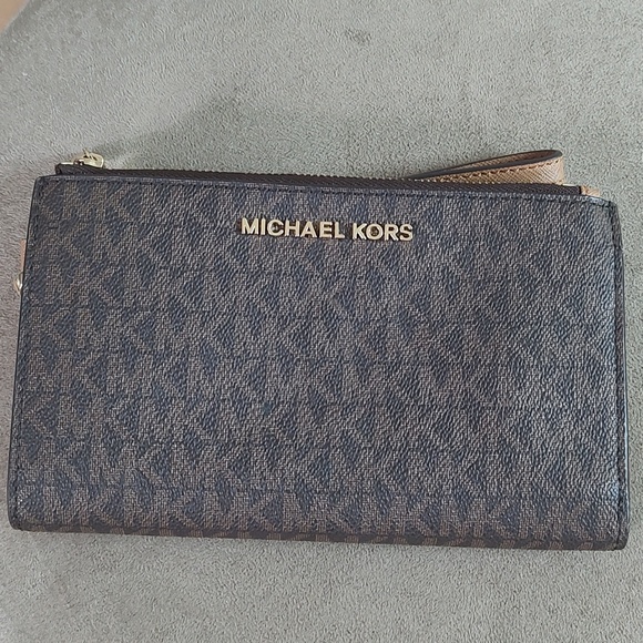 Michael kors wristlet wallet - Picture 1 of 7